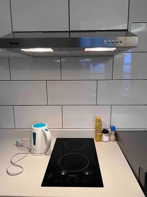 Arte Mont Kiara-Netflix-Balcony-6Pax Apartman Kuala Lumpur Malajzia