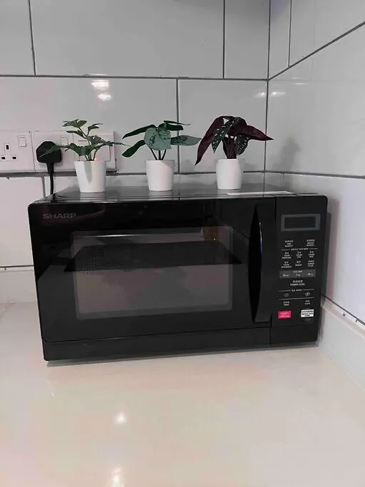 Arte Mont Kiara-Netflix-Balcony-6Pax Apartman Kuala Lumpur Malajzia