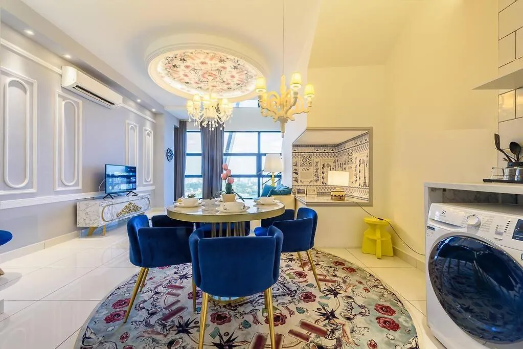 Arte Mont Kiara-Netflix-Balcony-6Pax Apartman Kuala Lumpur