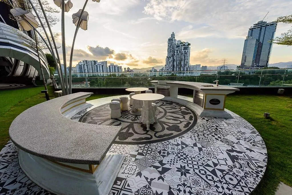 Arte Mont Kiara-Netflix-Balcony-6Pax Apartman Kuala Lumpur